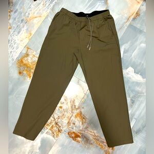 Lululemon Men’s Pants Size 38.